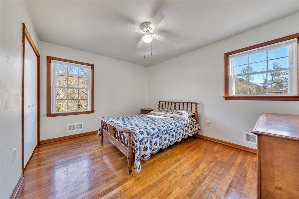 1846 Pineview DR - Photo 17