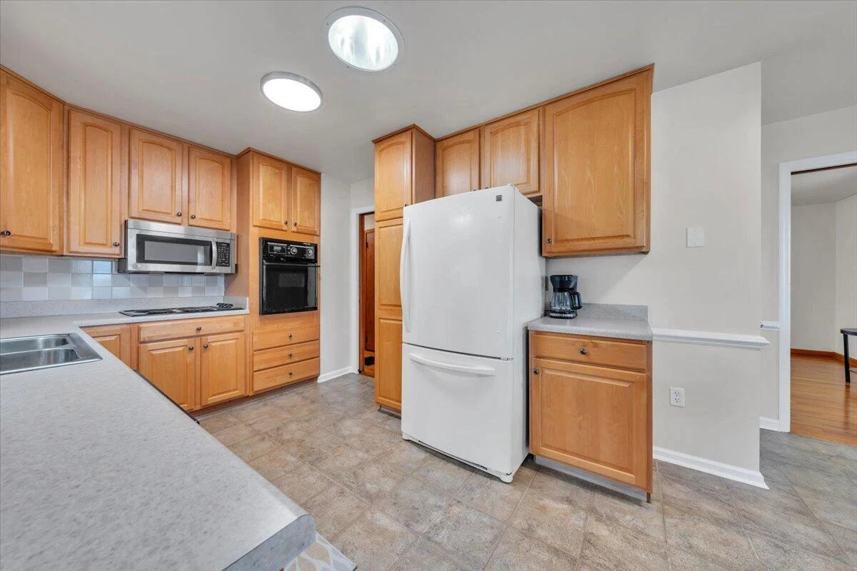 1846 Pineview DR - Photo 10