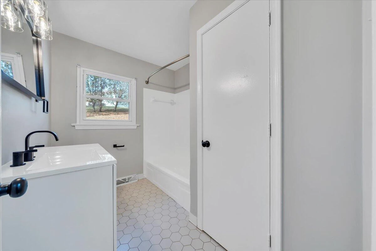 222 Maple DR - Photo 20