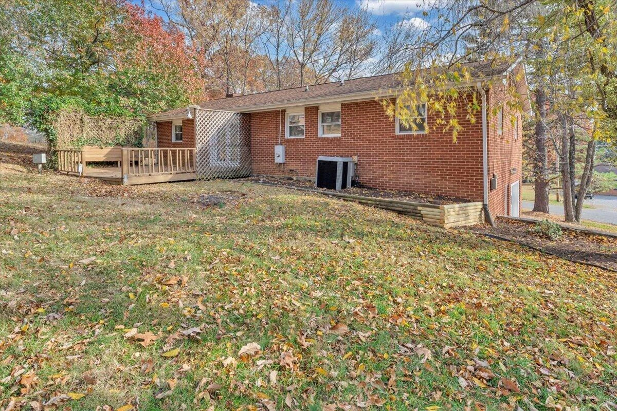 222 Maple DR - Photo 9