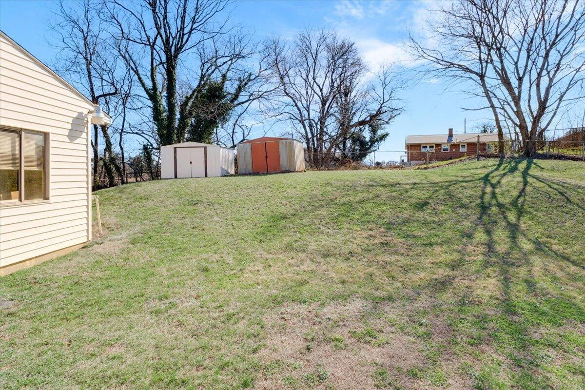 212 Cherryhill RD - Photo 13