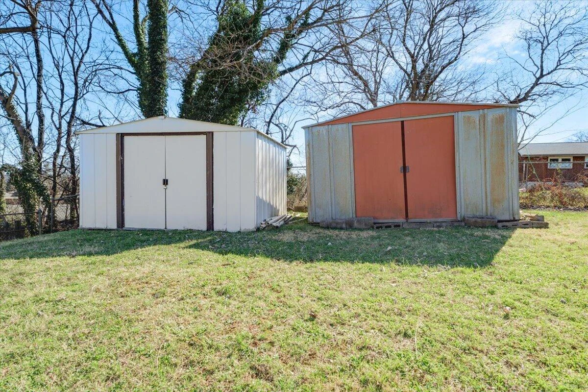 212 Cherryhill RD - Photo 16