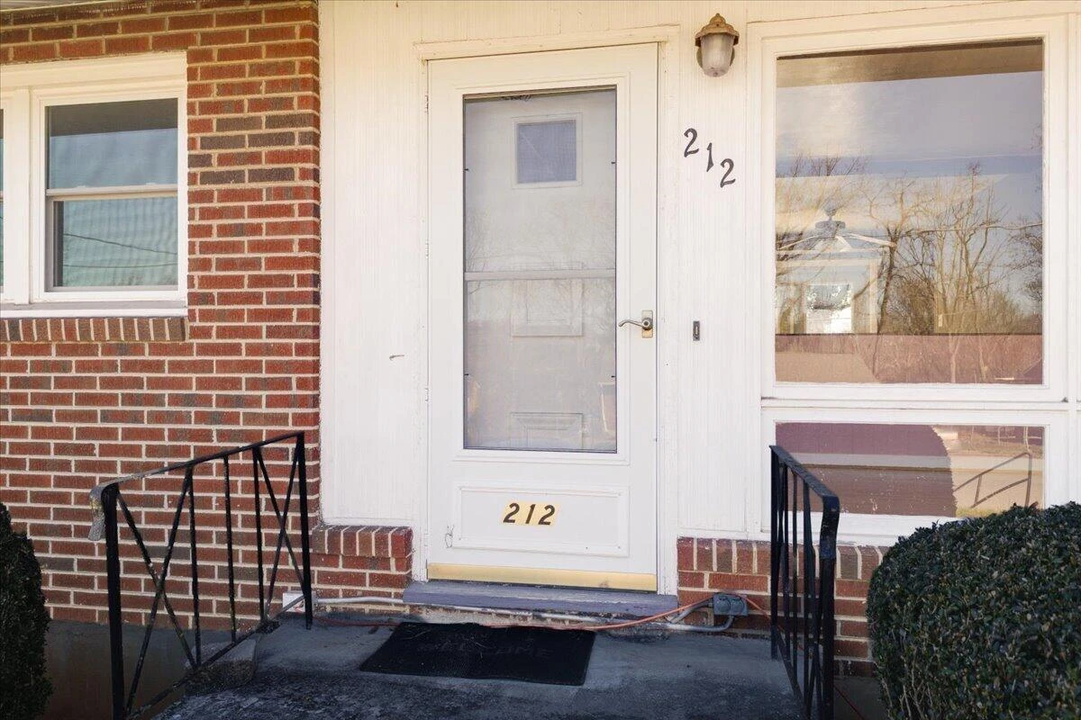 212 Cherryhill RD - Photo 5