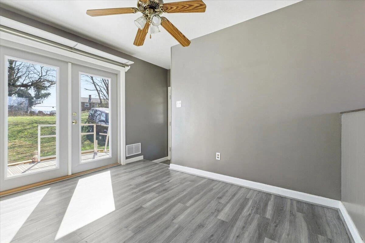 212 Cherryhill RD - Photo 9