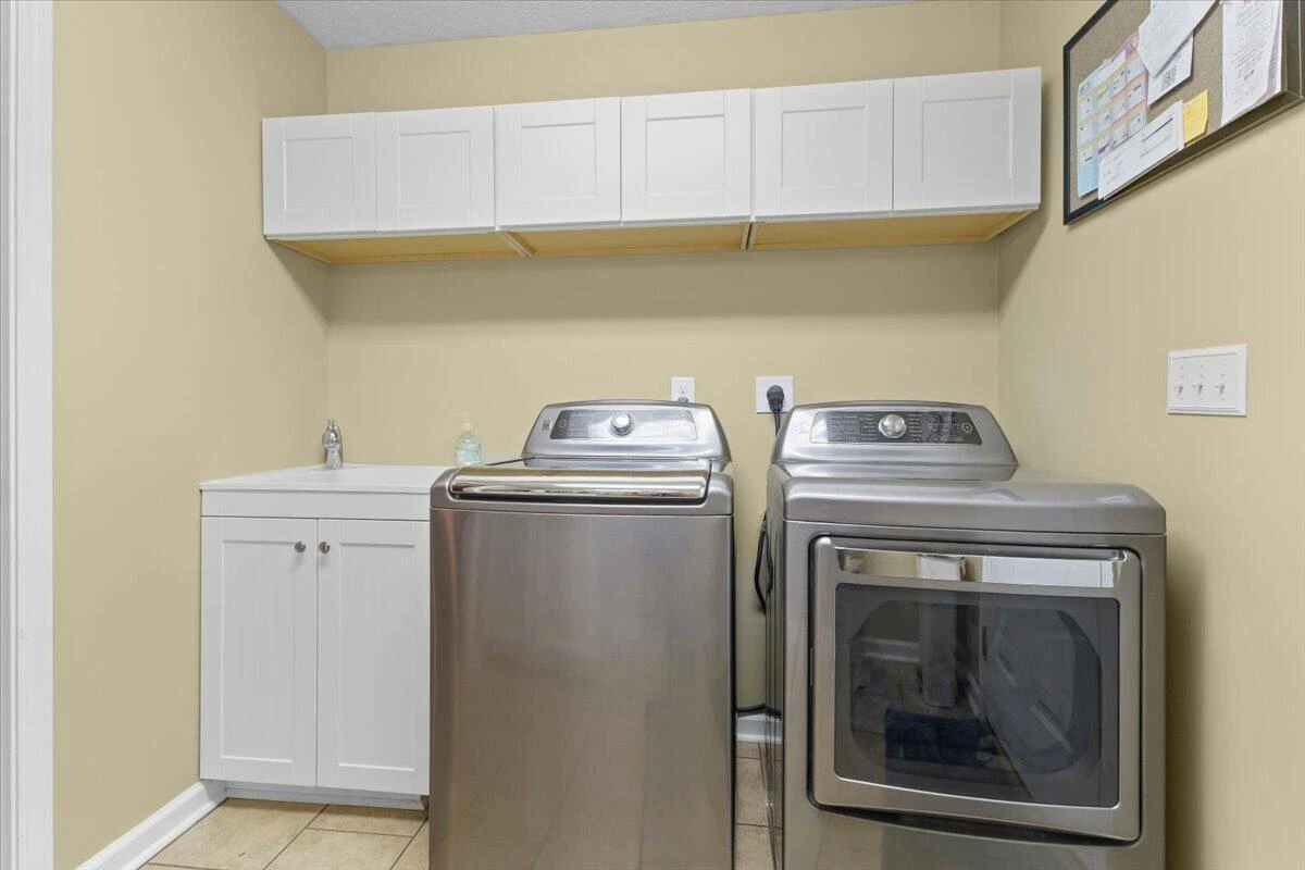2150 Giles DR - Photo 18