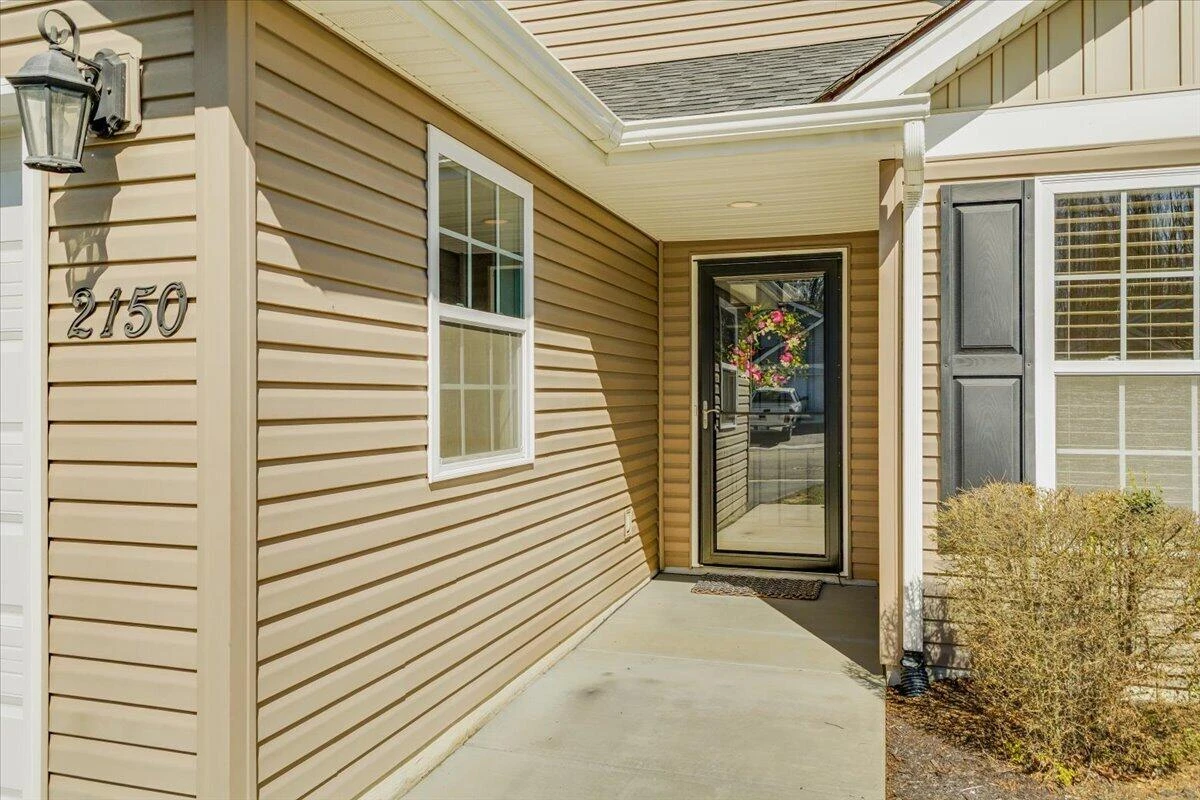 2150 Giles DR - Photo 3
