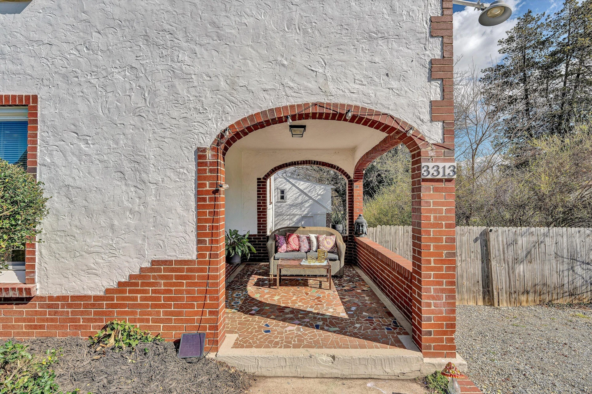 3313 Valley View AVE - Photo 2