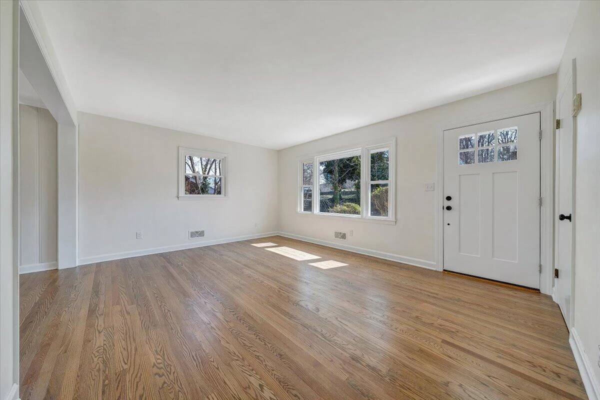 1089 Glenn Ridge RD - Photo 5