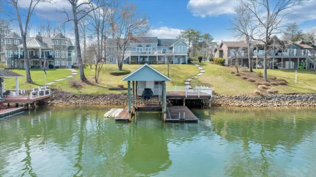 110 Windward DR