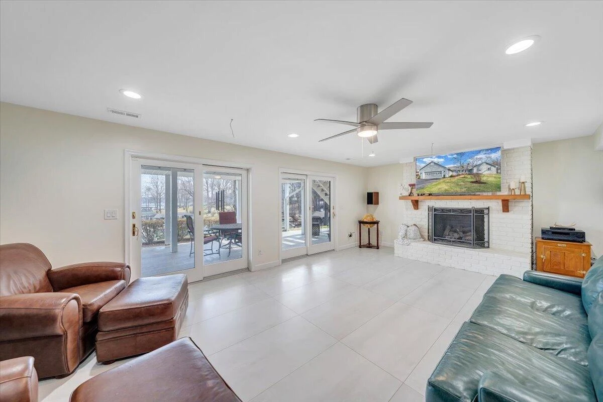 110 Windward DR - Photo 70