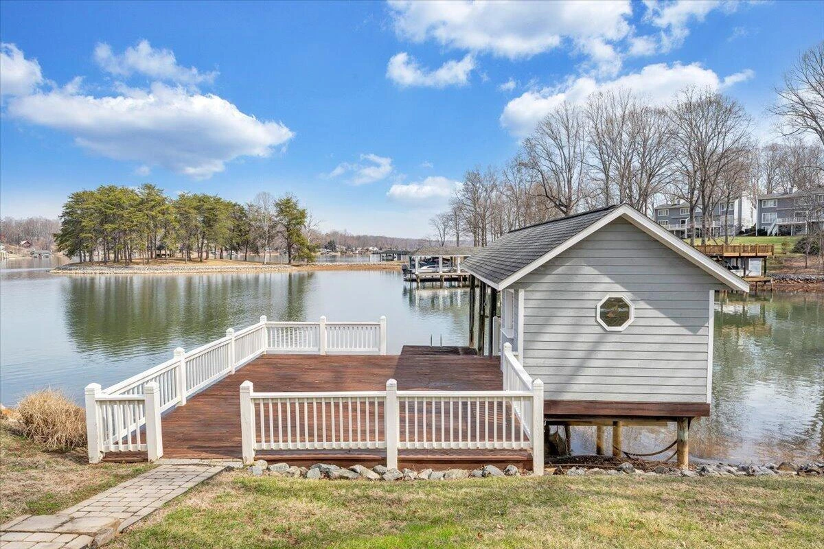 110 Windward DR - Photo 96