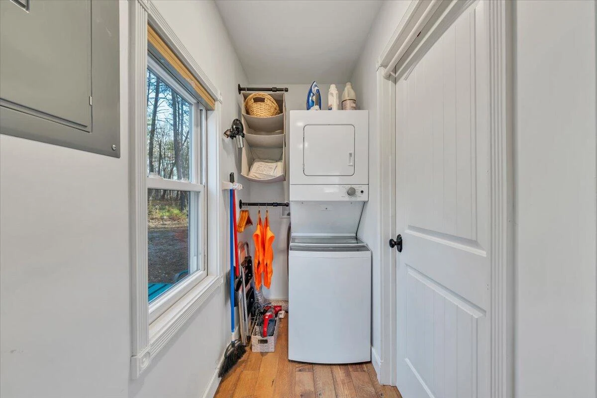 738 Jerry LN - Photo 12
