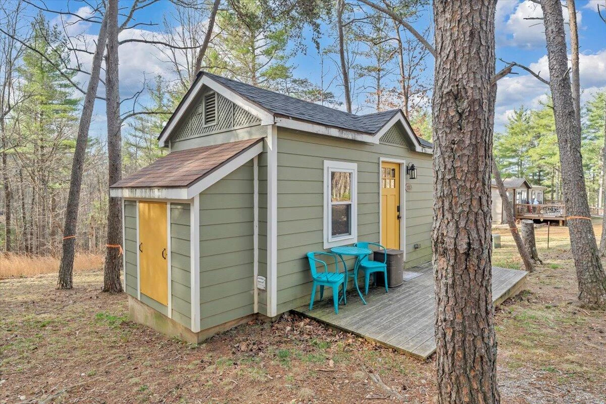 738 Jerry LN - Photo 18