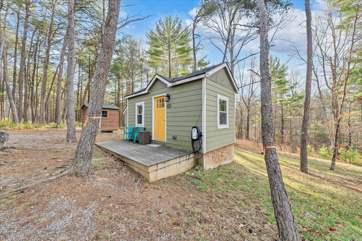 738 Jerry LN - Photo 22