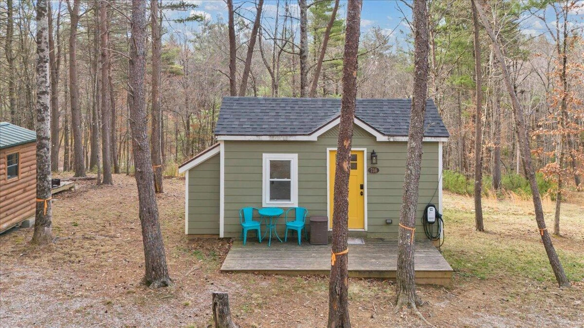 738 Jerry LN - Photo 37