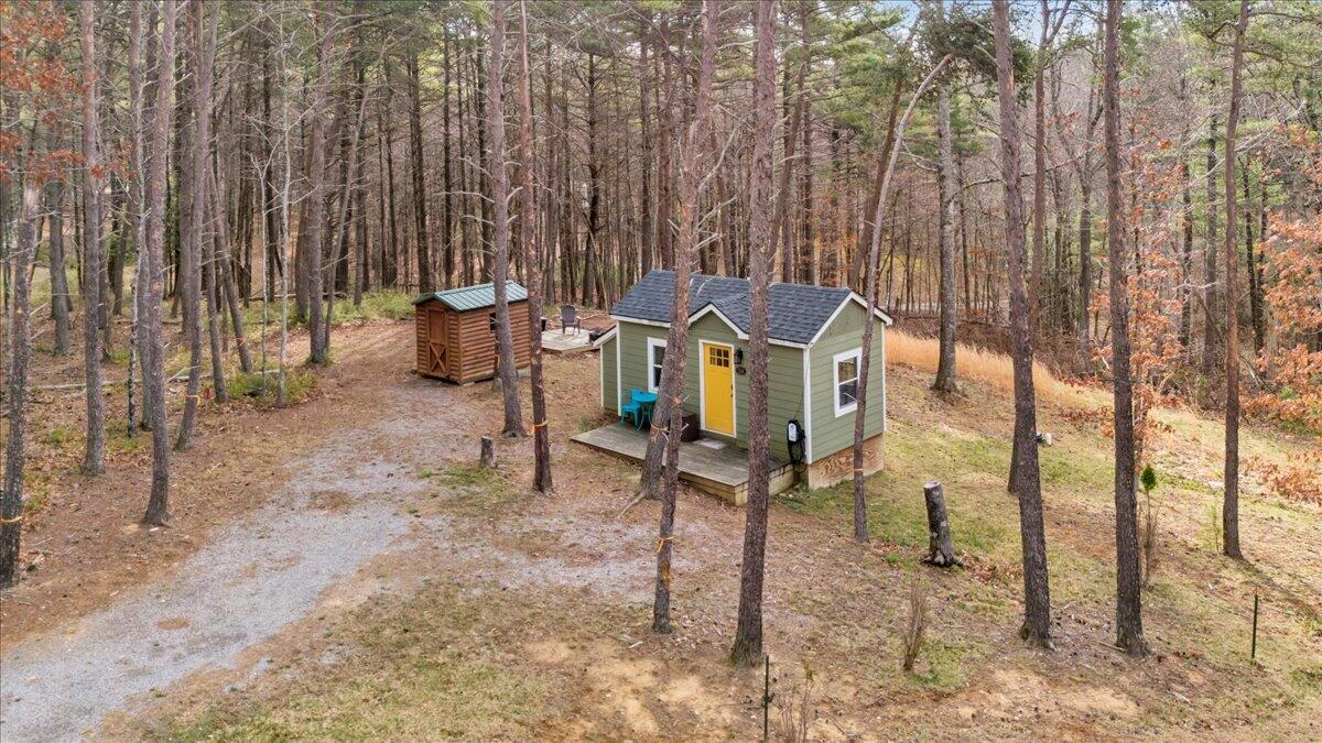 738 Jerry LN - Photo 40