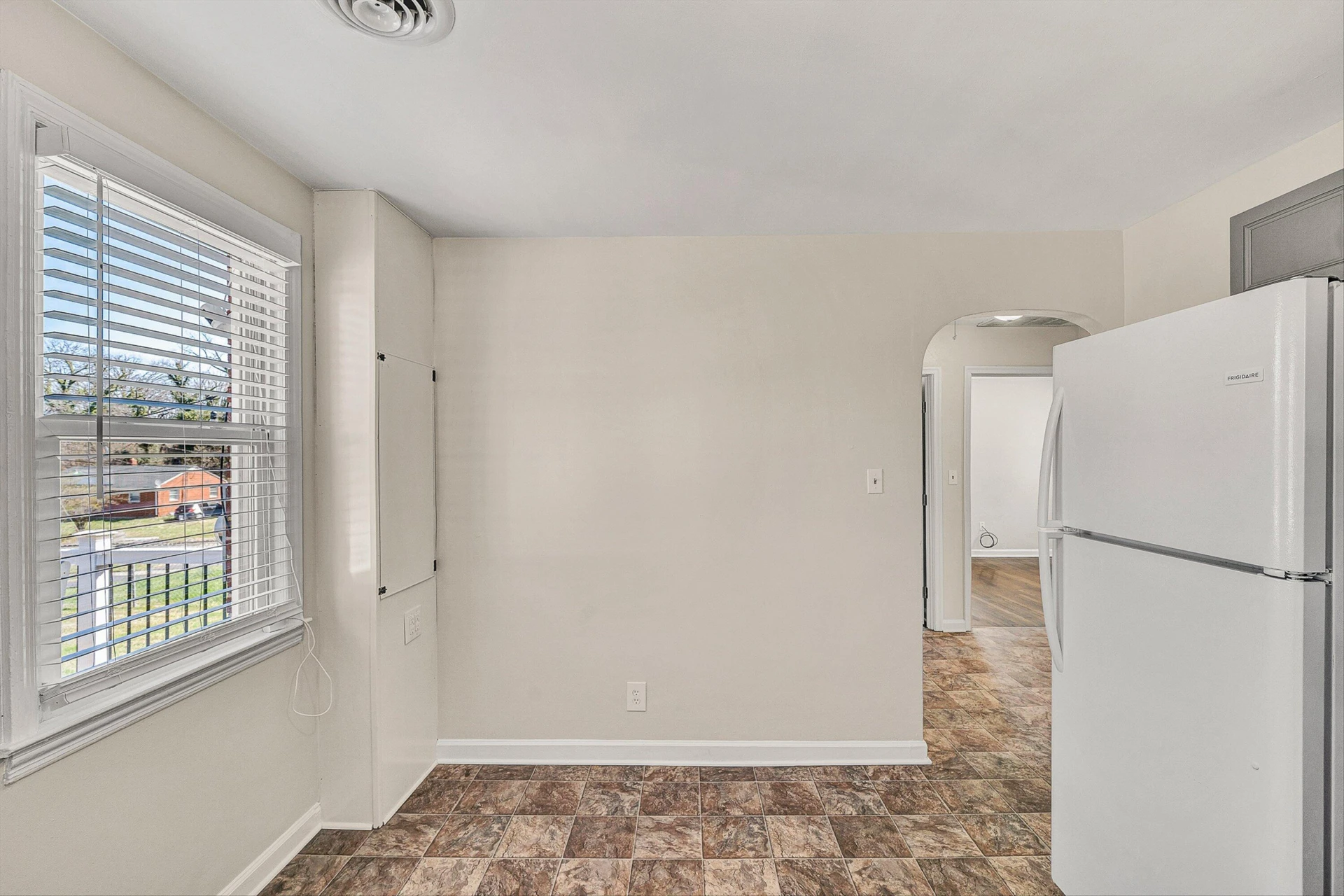 2705 Forest Hill AVE - Photo 12