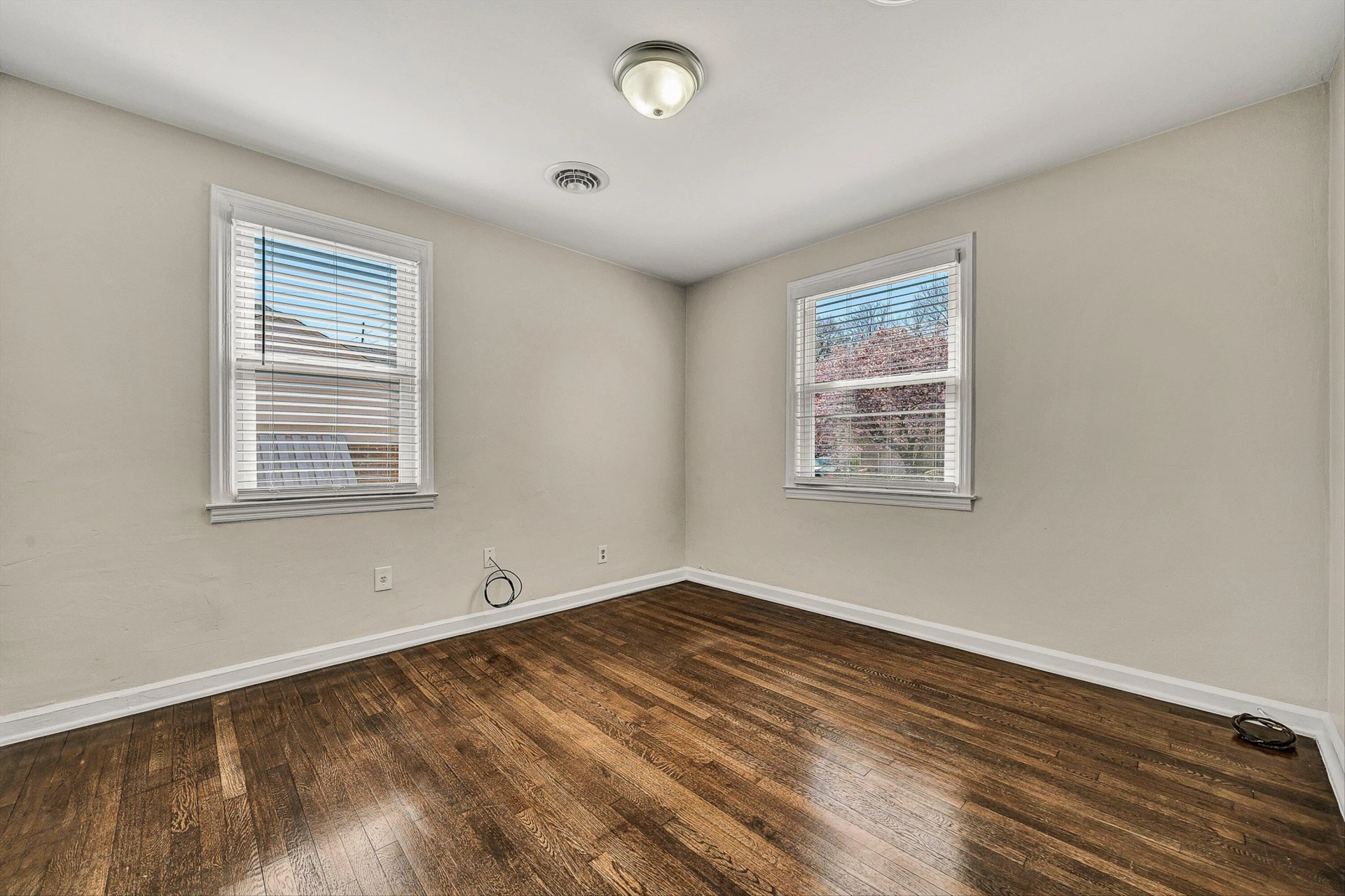 2705 Forest Hill AVE - Photo 18
