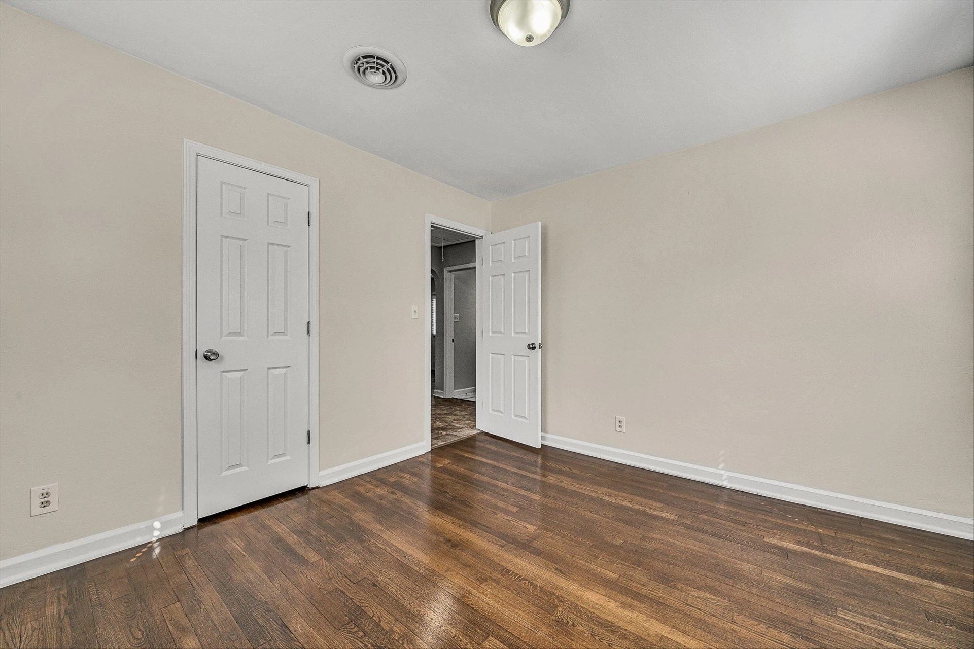 2705 Forest Hill AVE - Photo 19
