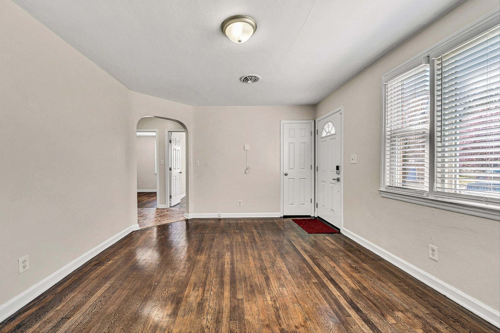 2705 Forest Hill AVE - Photo 5