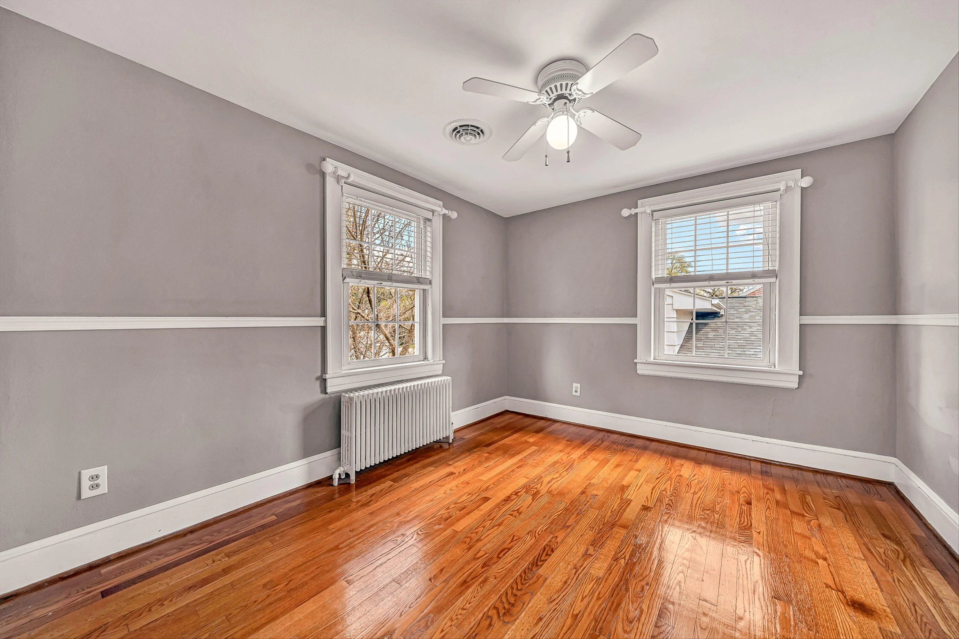 2405 Windsor AVE - Photo 21