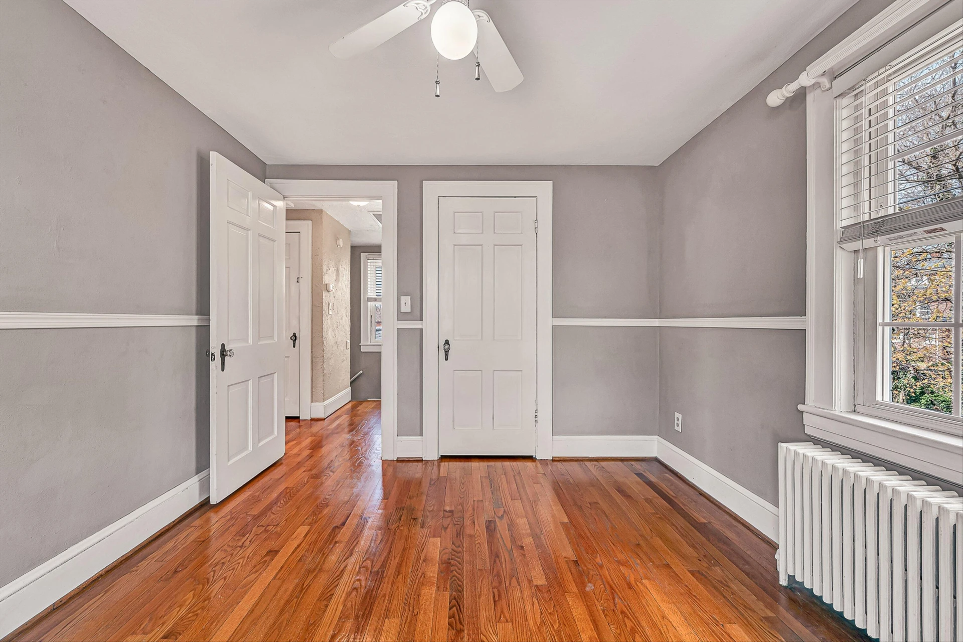 2405 Windsor AVE - Photo 22