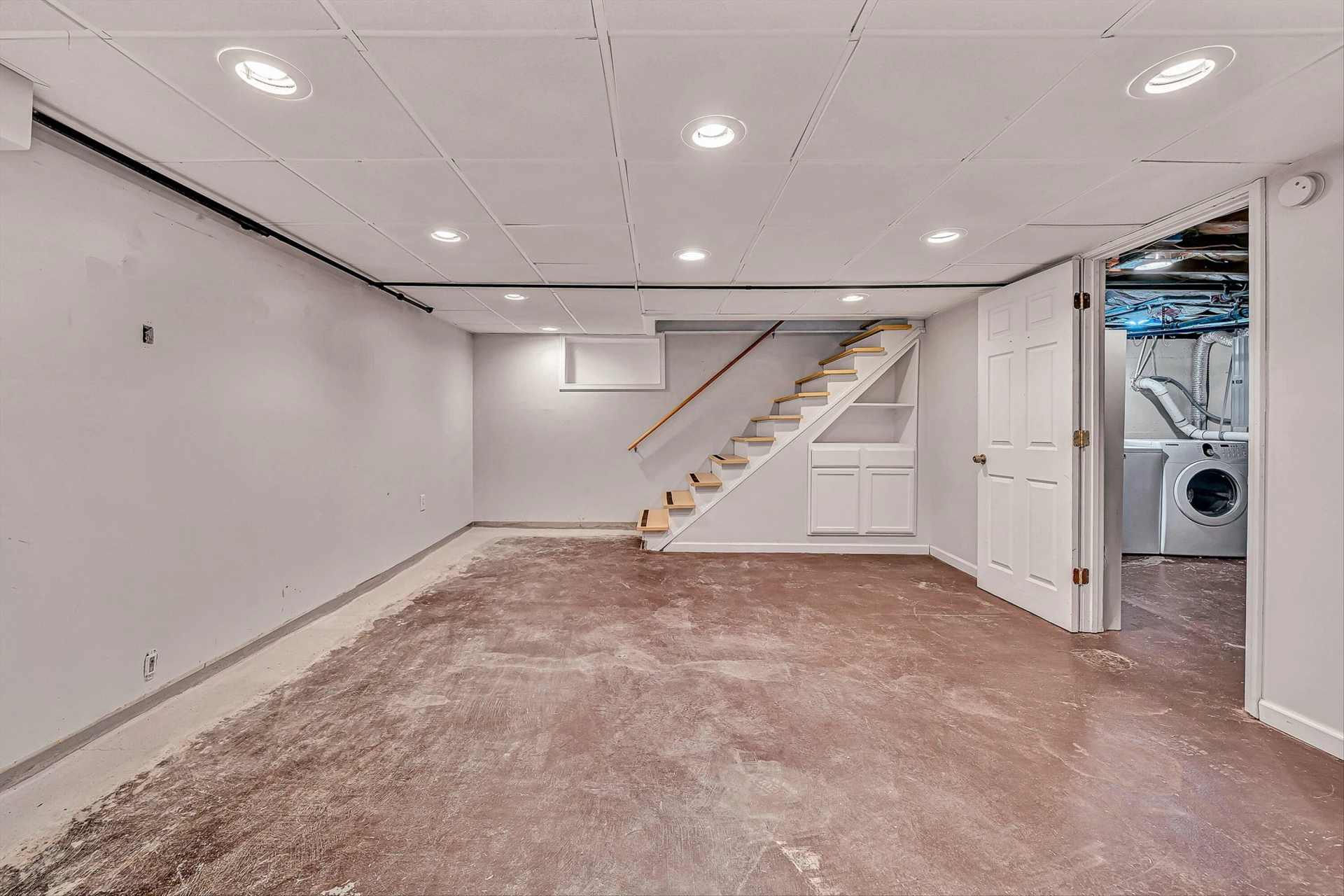 2405 Windsor AVE - Photo 27