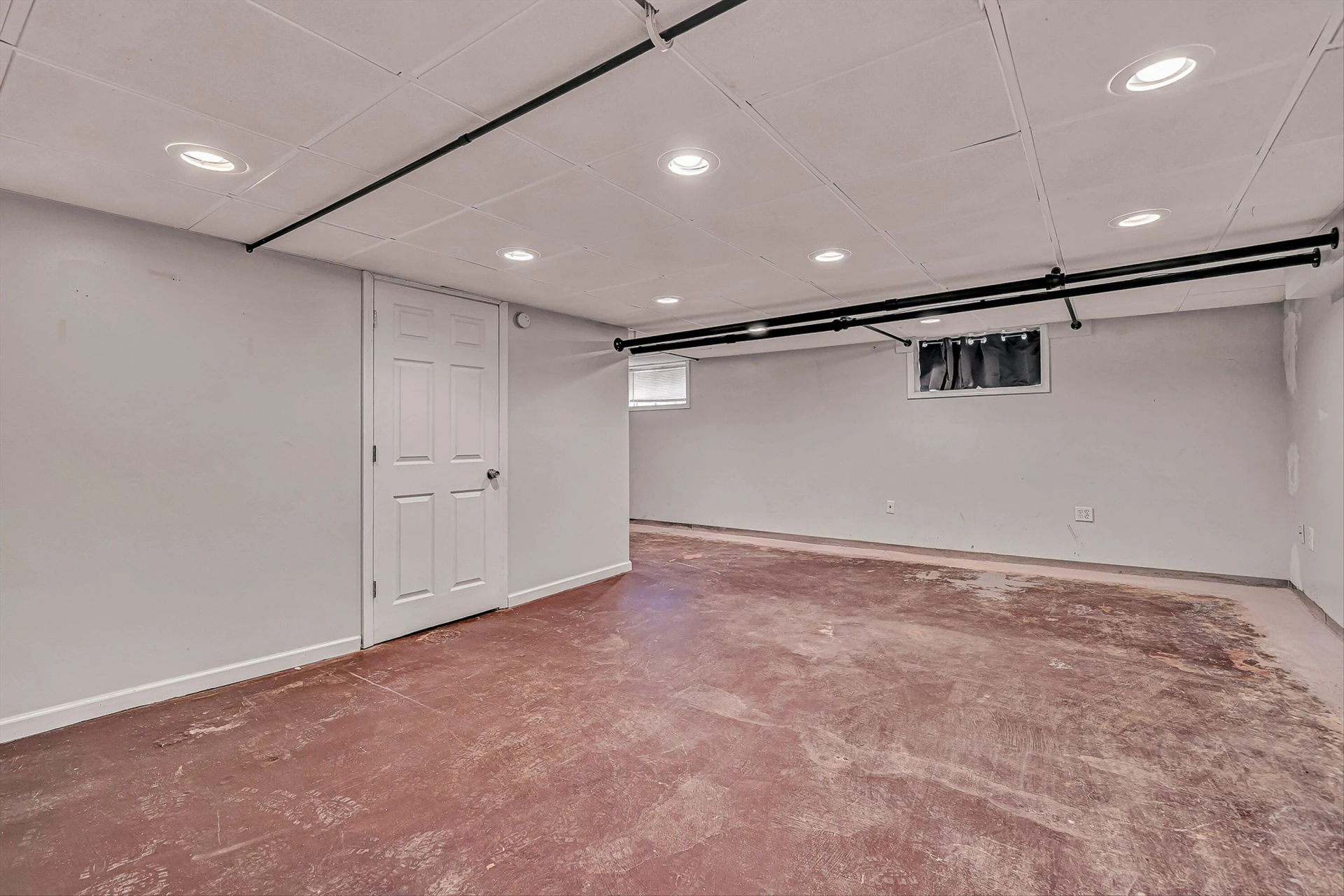 2405 Windsor AVE - Photo 28