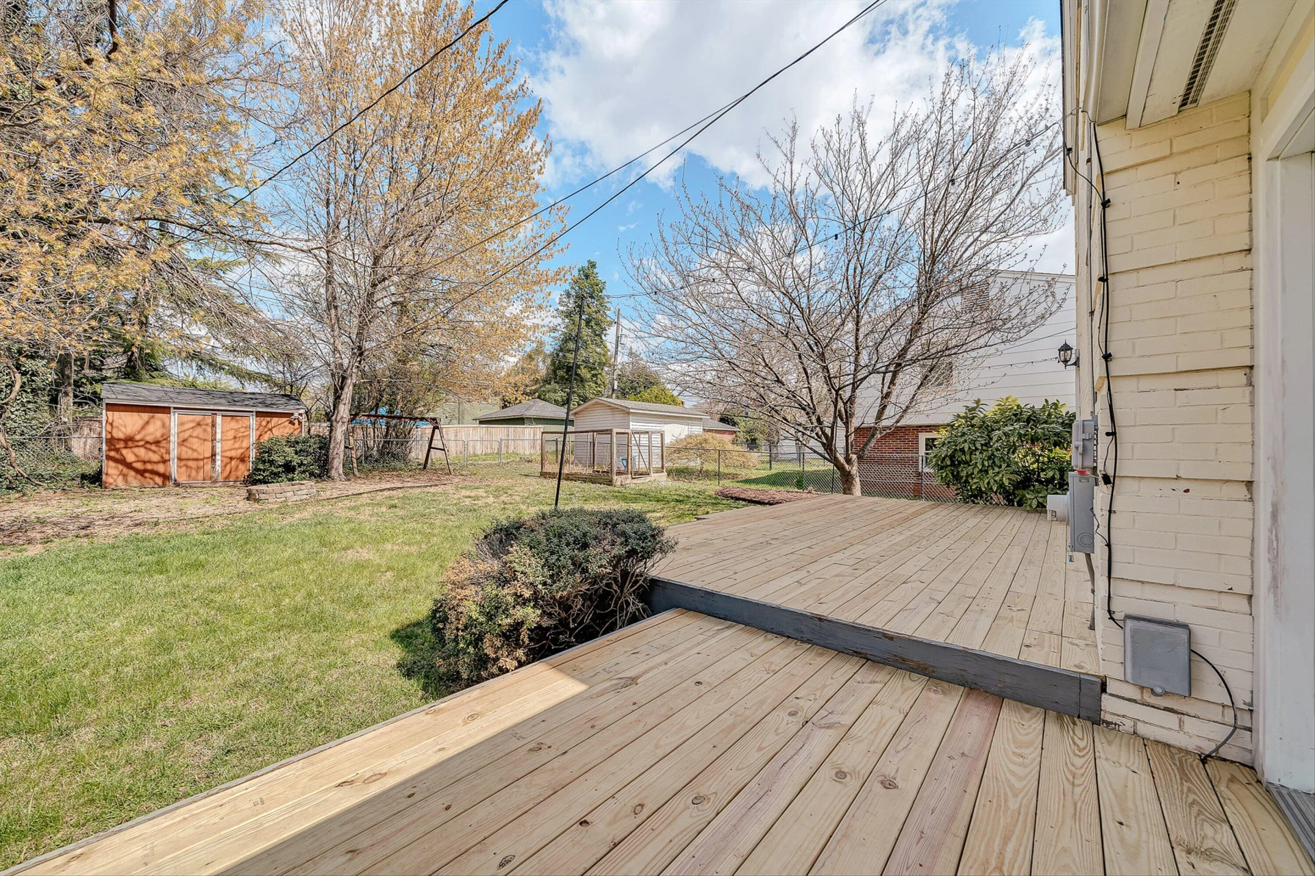 2405 Windsor AVE - Photo 32