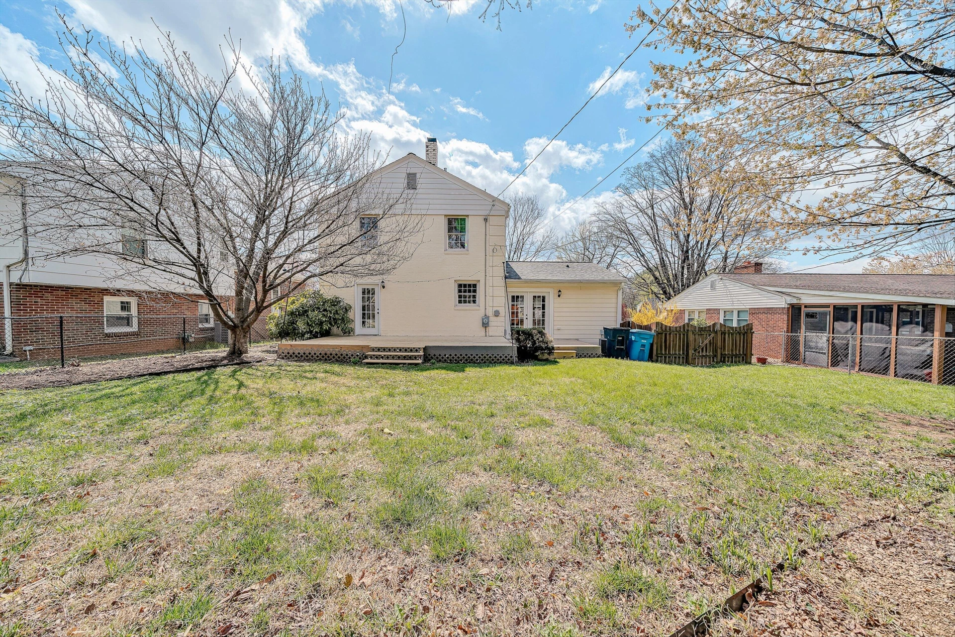 2405 Windsor AVE - Photo 36