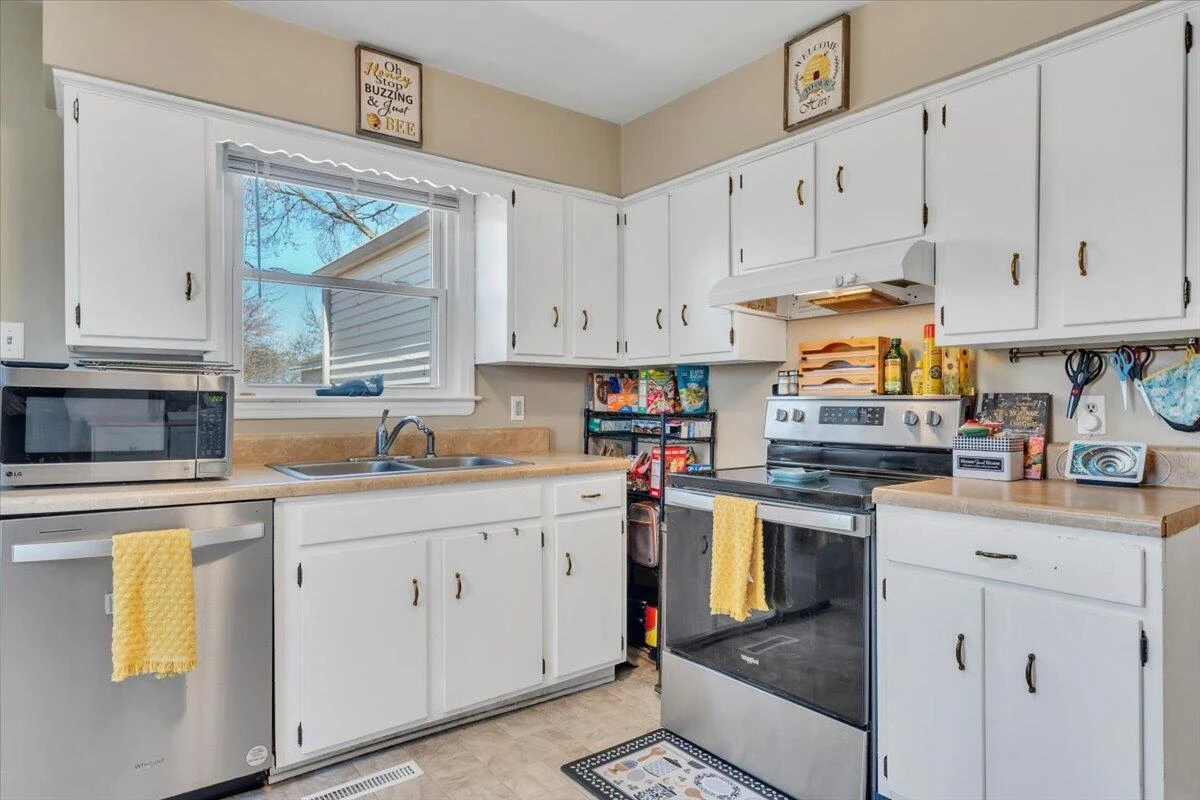 2407 Denniston AVE - Photo 11