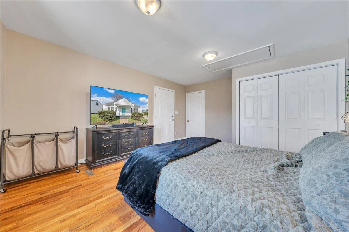 2407 Denniston AVE - Photo 19