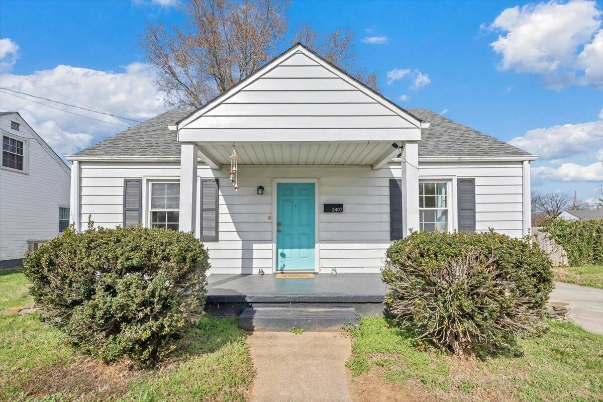 2407 Denniston AVE - Photo 2