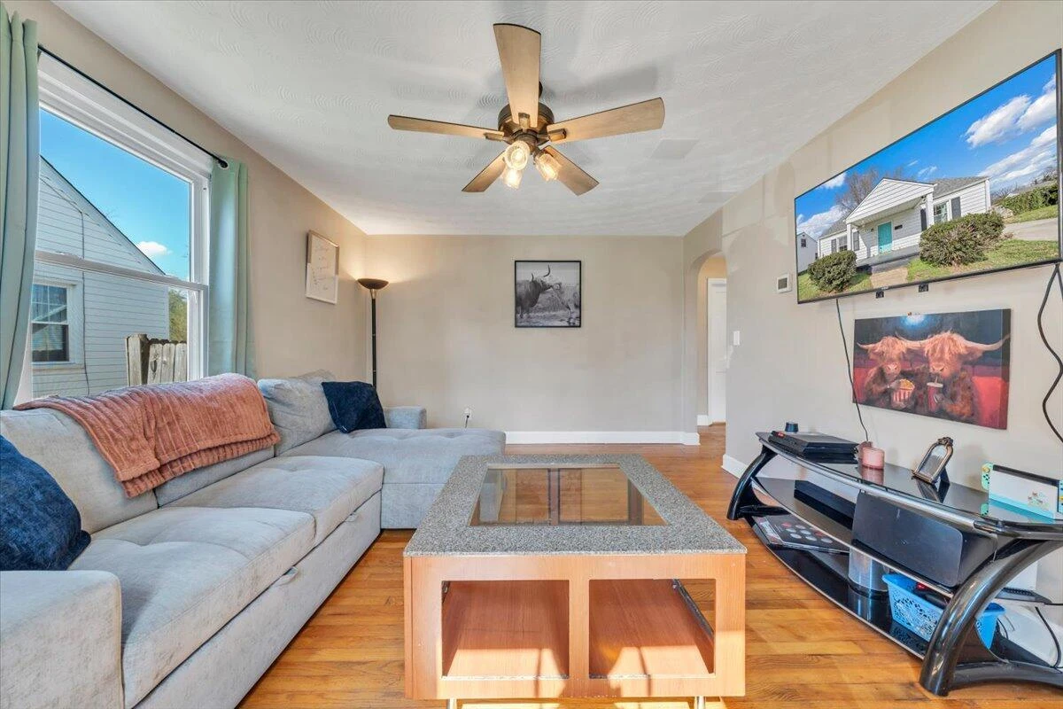 2407 Denniston AVE - Photo 5