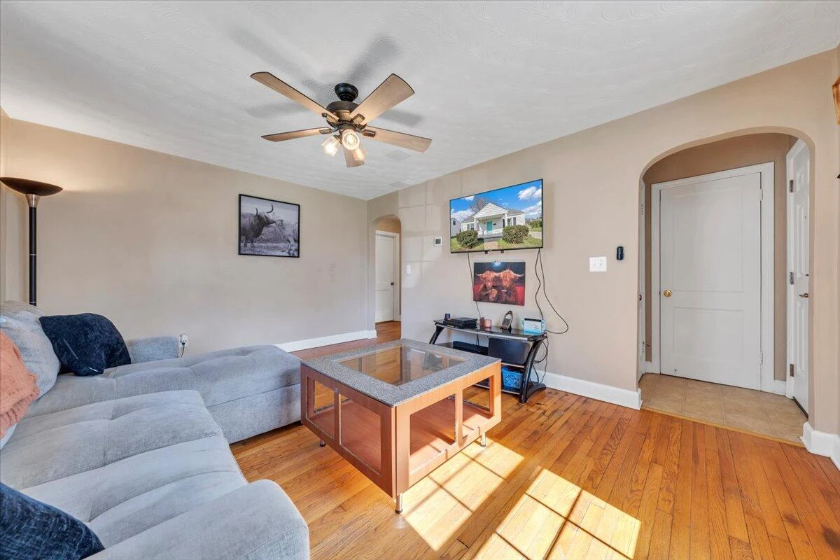 2407 Denniston AVE - Photo 6