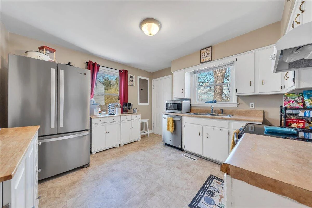 2407 Denniston AVE - Photo 8
