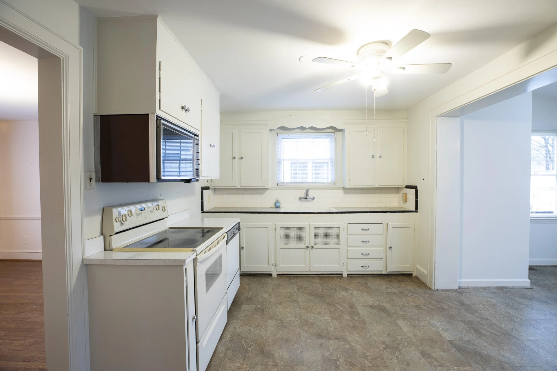 1818 Arlington RD - Photo 16