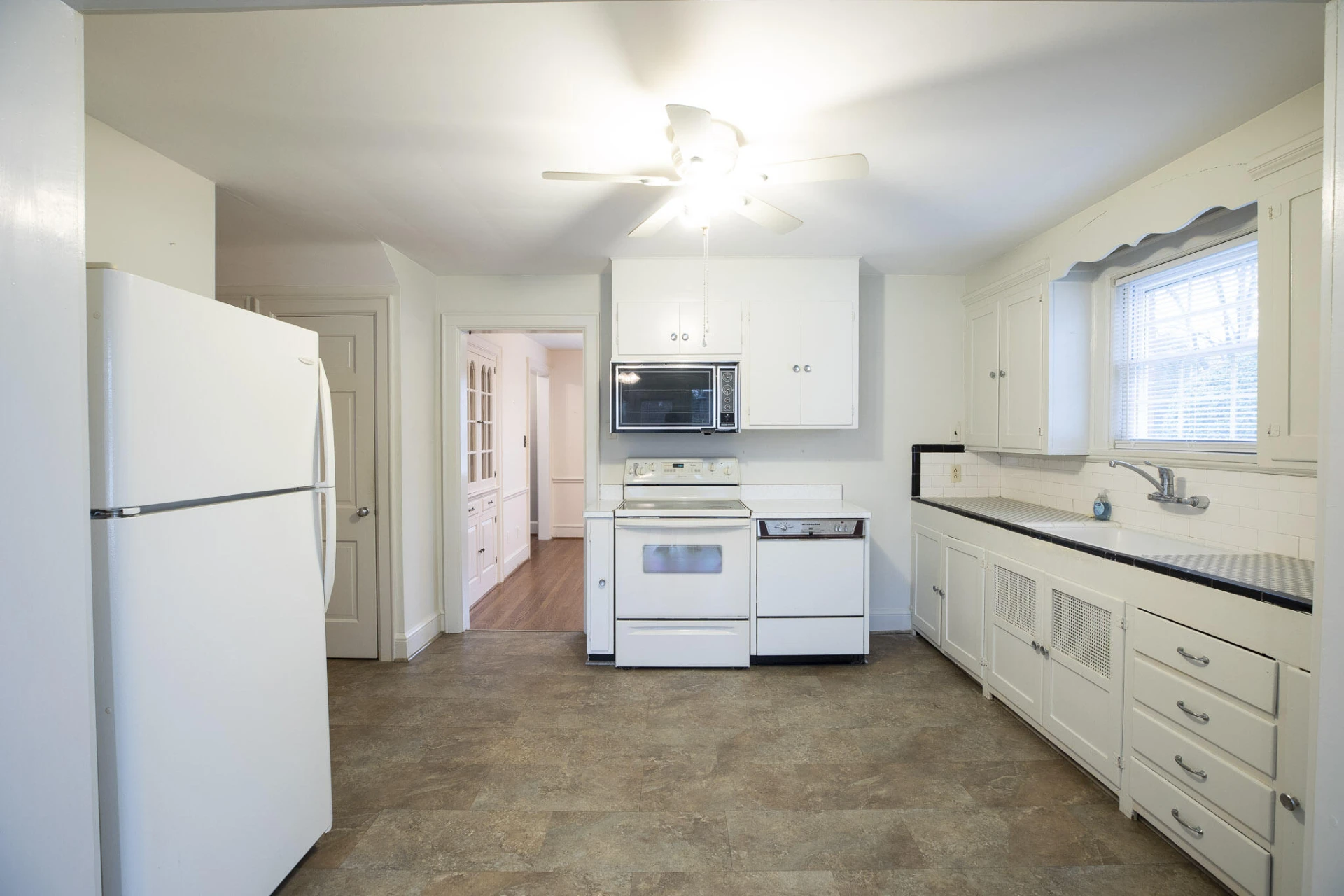 1818 Arlington RD - Photo 17