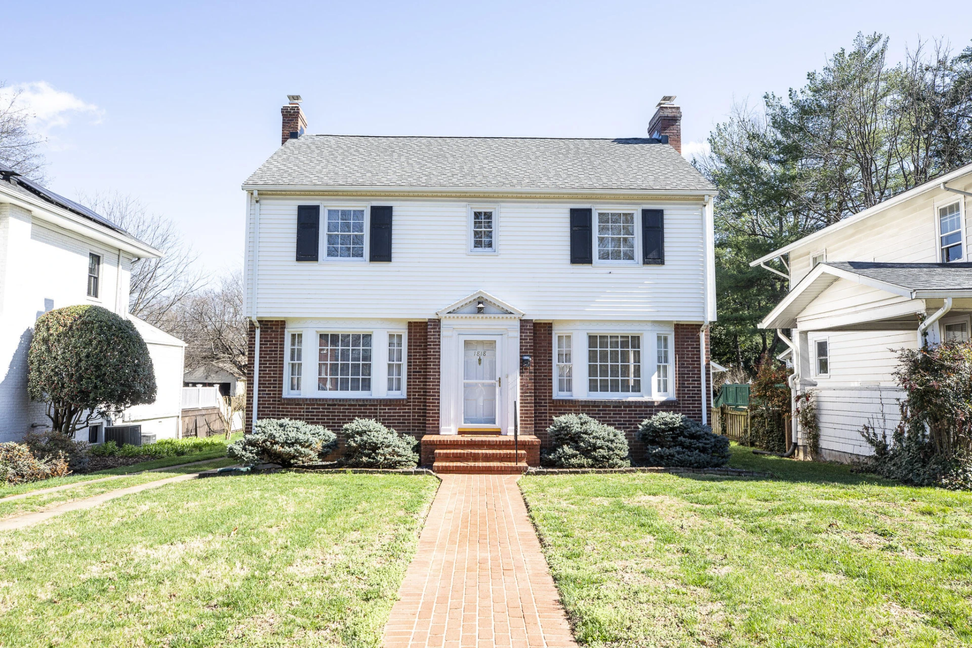 1818 Arlington RD - Photo 3