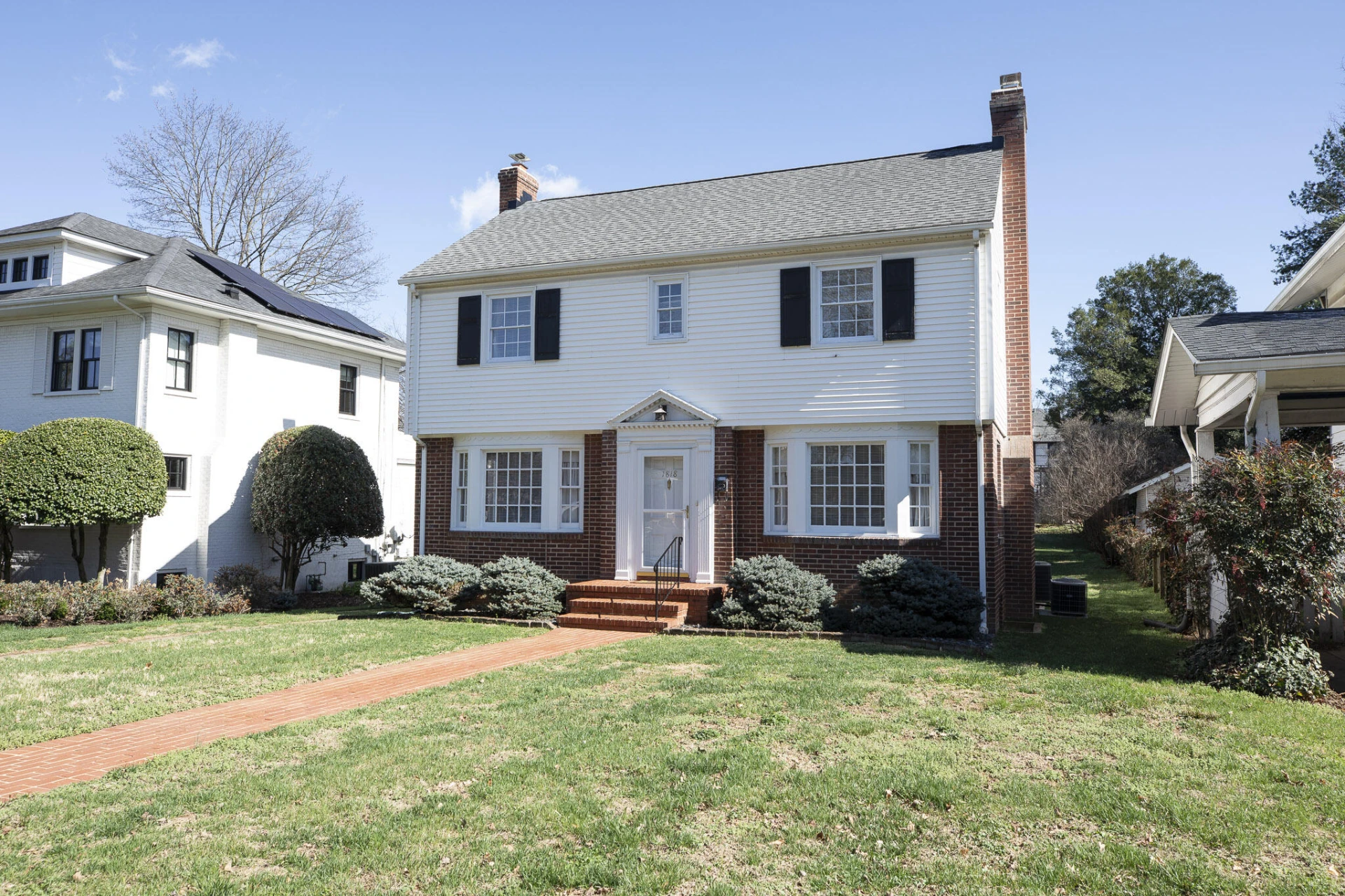 1818 Arlington RD - Photo 4