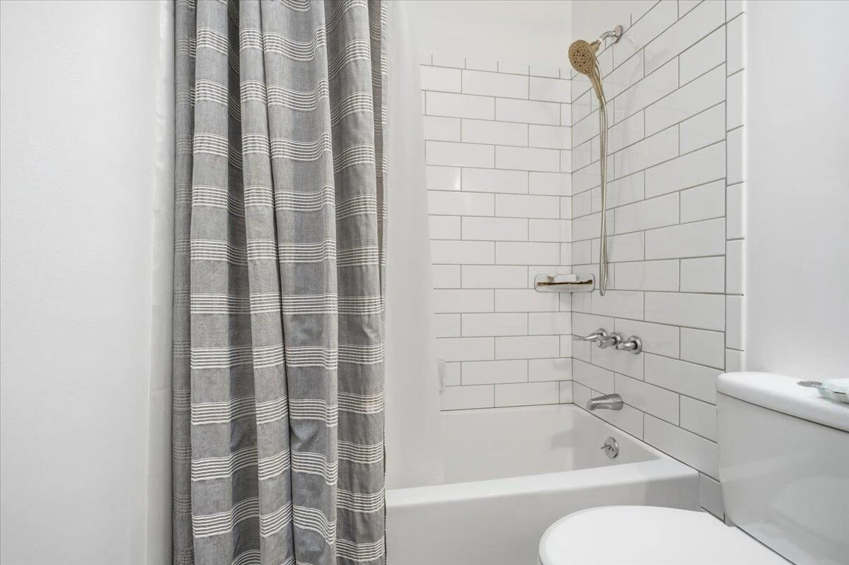 219 Shoreline Marina CIR #122 - Photo 30