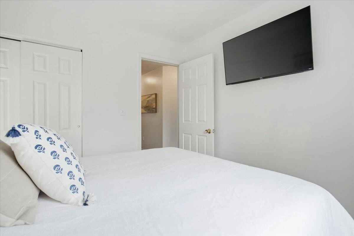219 Shoreline Marina CIR #122 - Photo 33