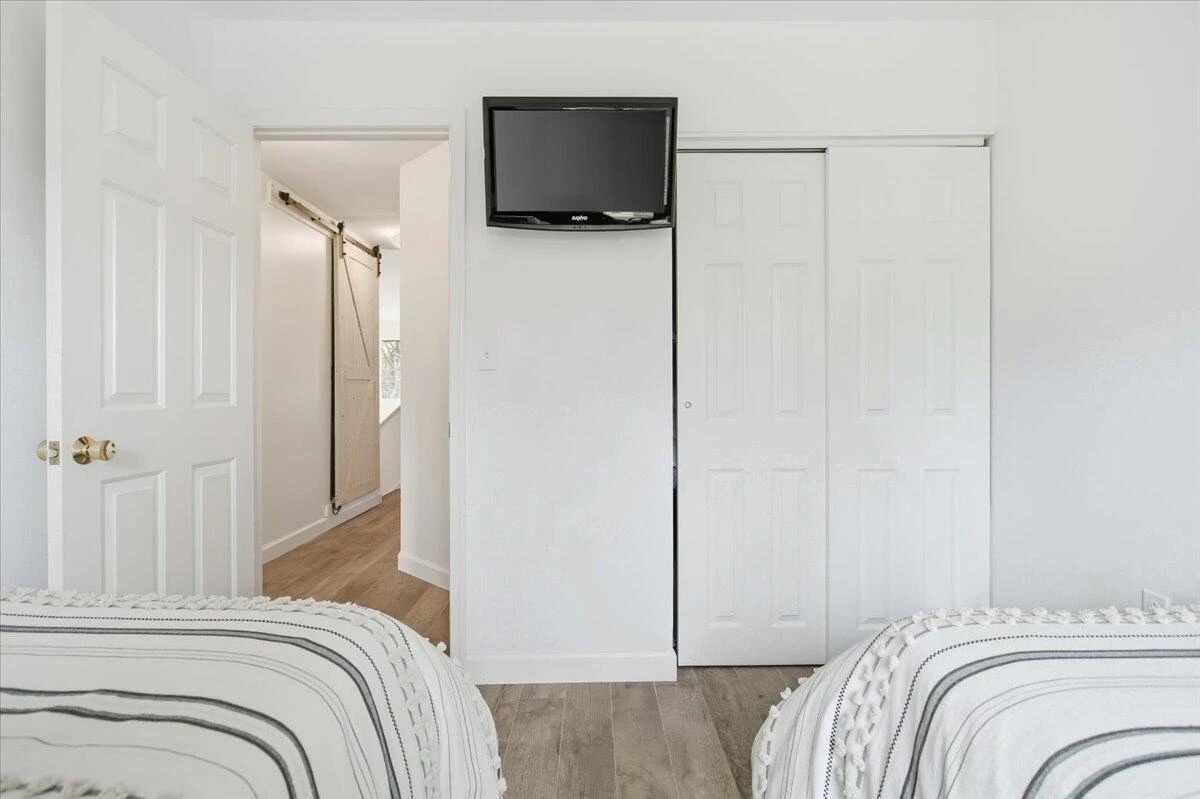 219 Shoreline Marina CIR #122 - Photo 35