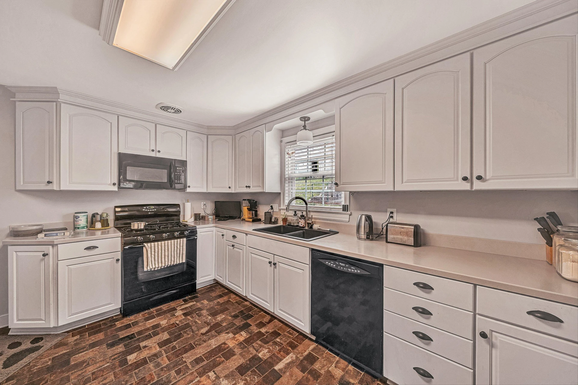 2726 Thorndale ST - Photo 10