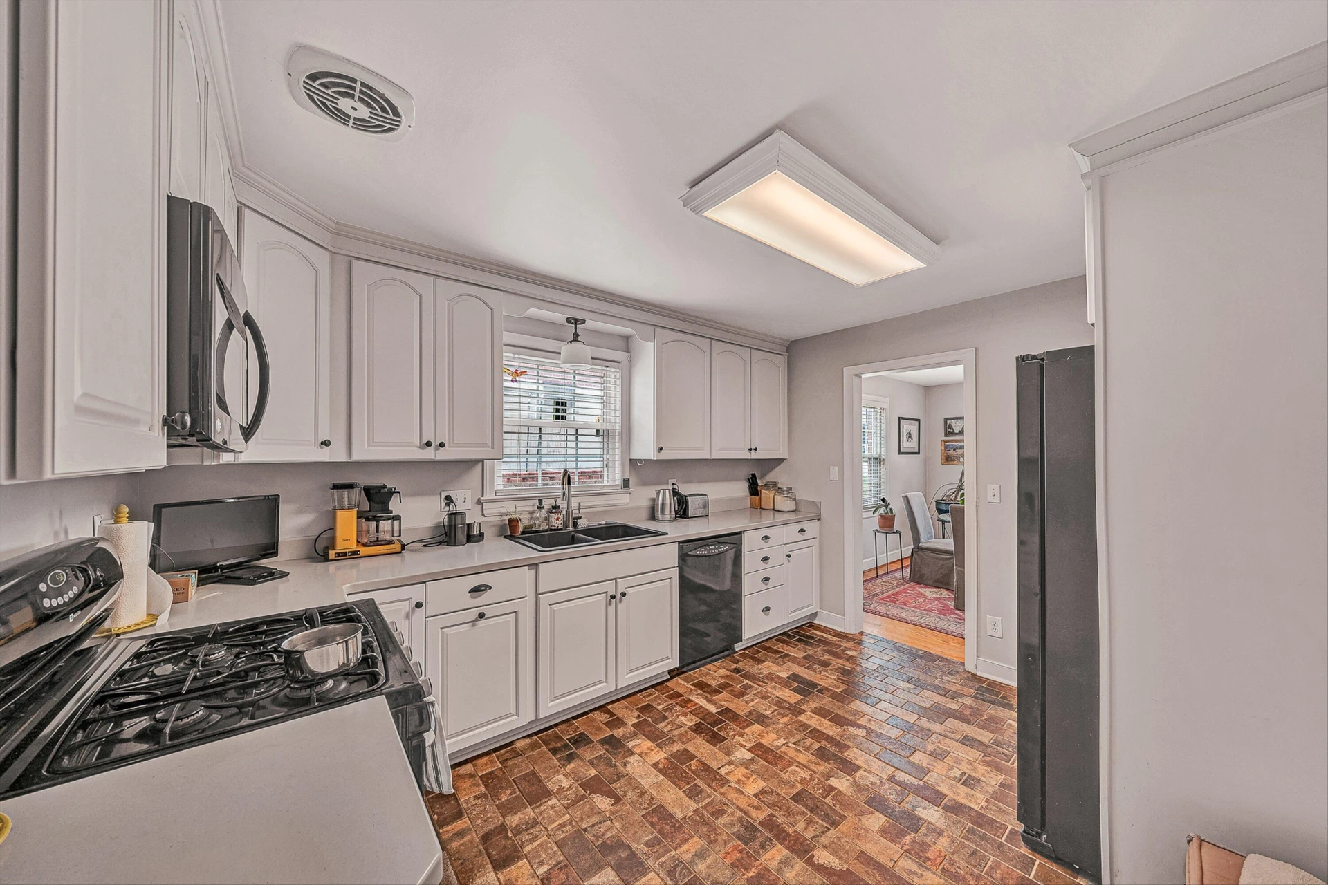 2726 Thorndale ST - Photo 11
