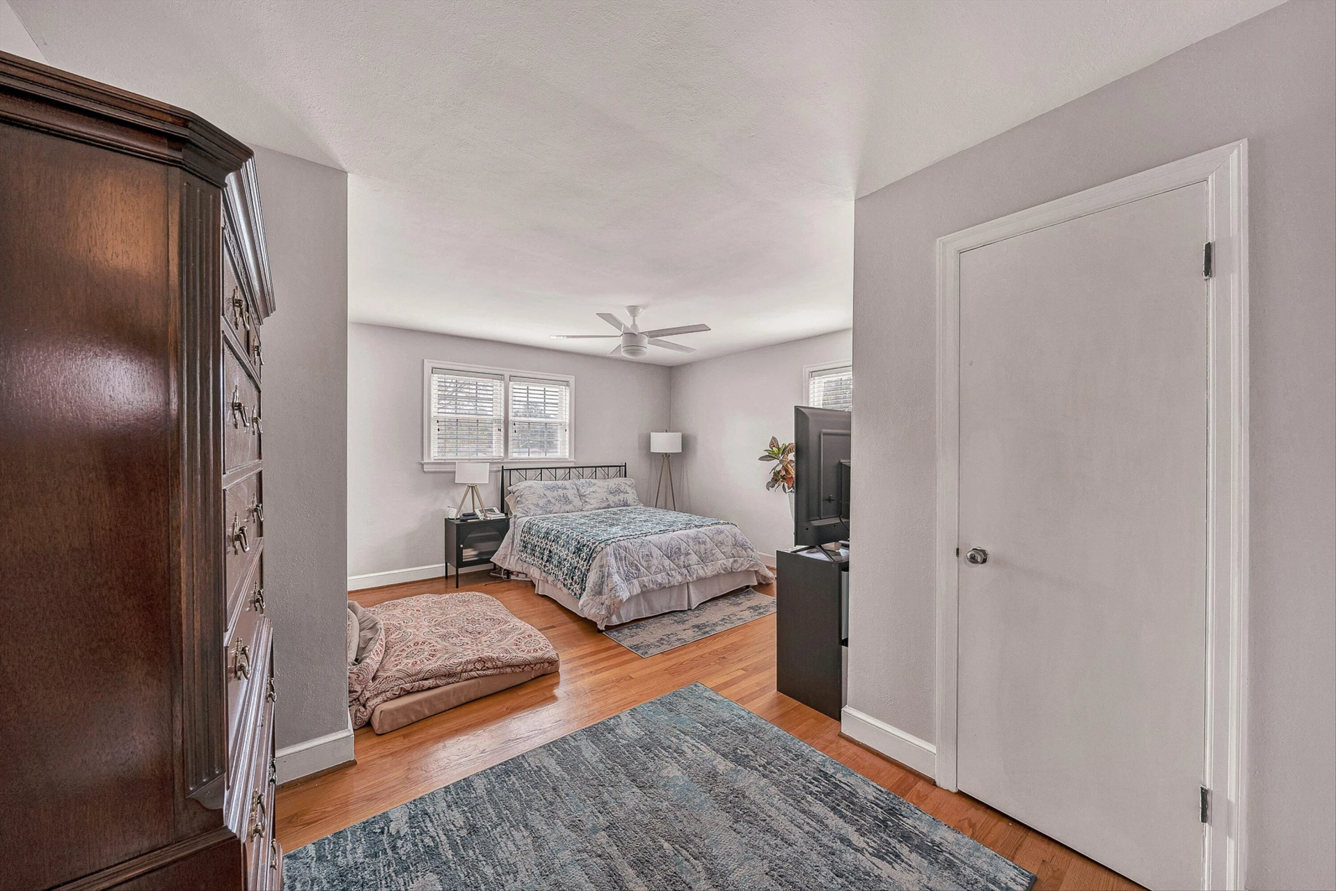 2726 Thorndale ST - Photo 14
