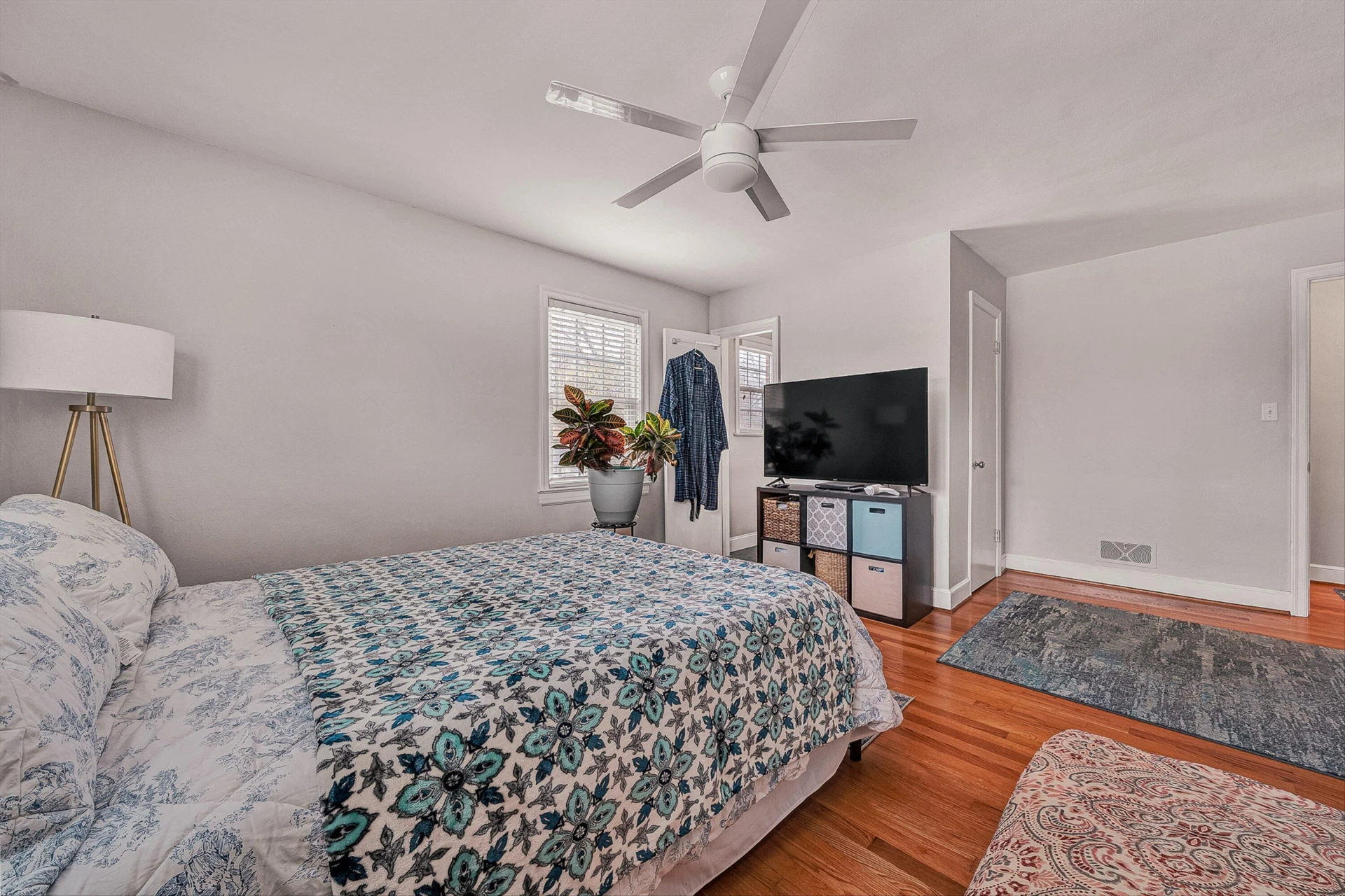 2726 Thorndale ST - Photo 16