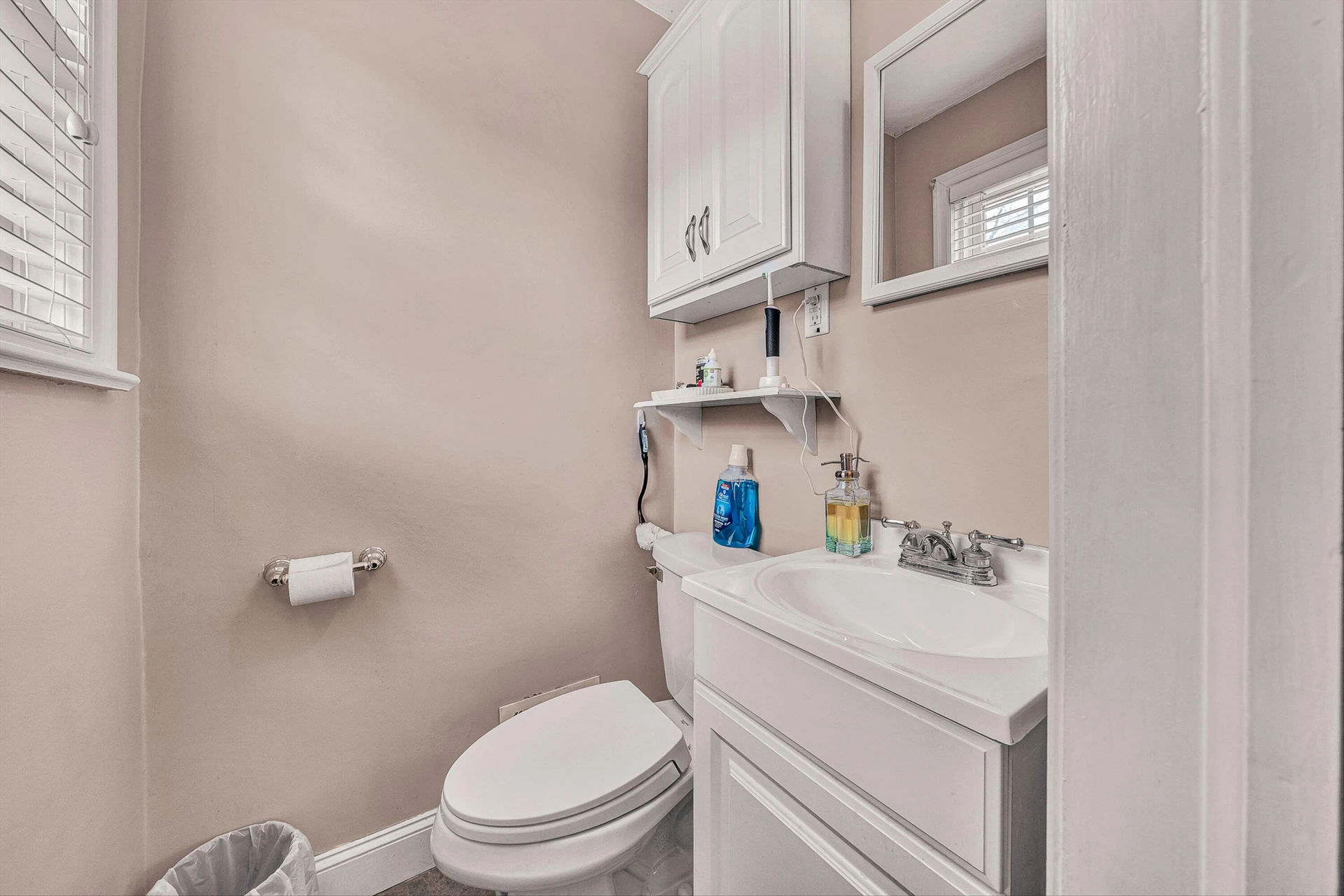 2726 Thorndale ST - Photo 17