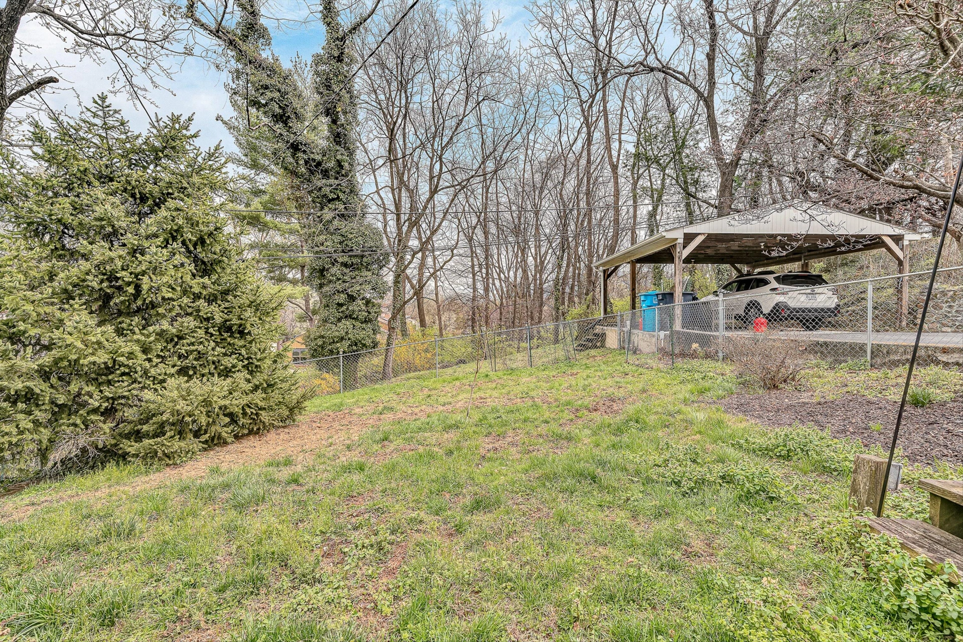 2726 Thorndale ST - Photo 27