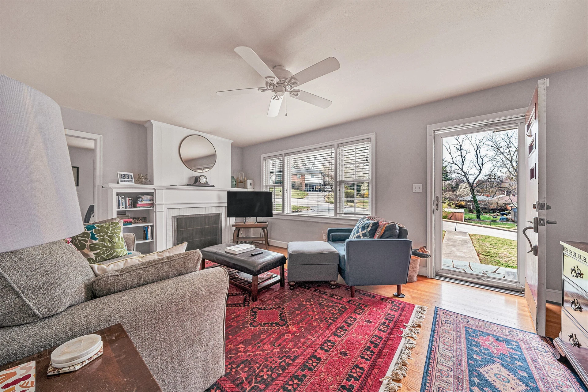 2726 Thorndale ST - Photo 3